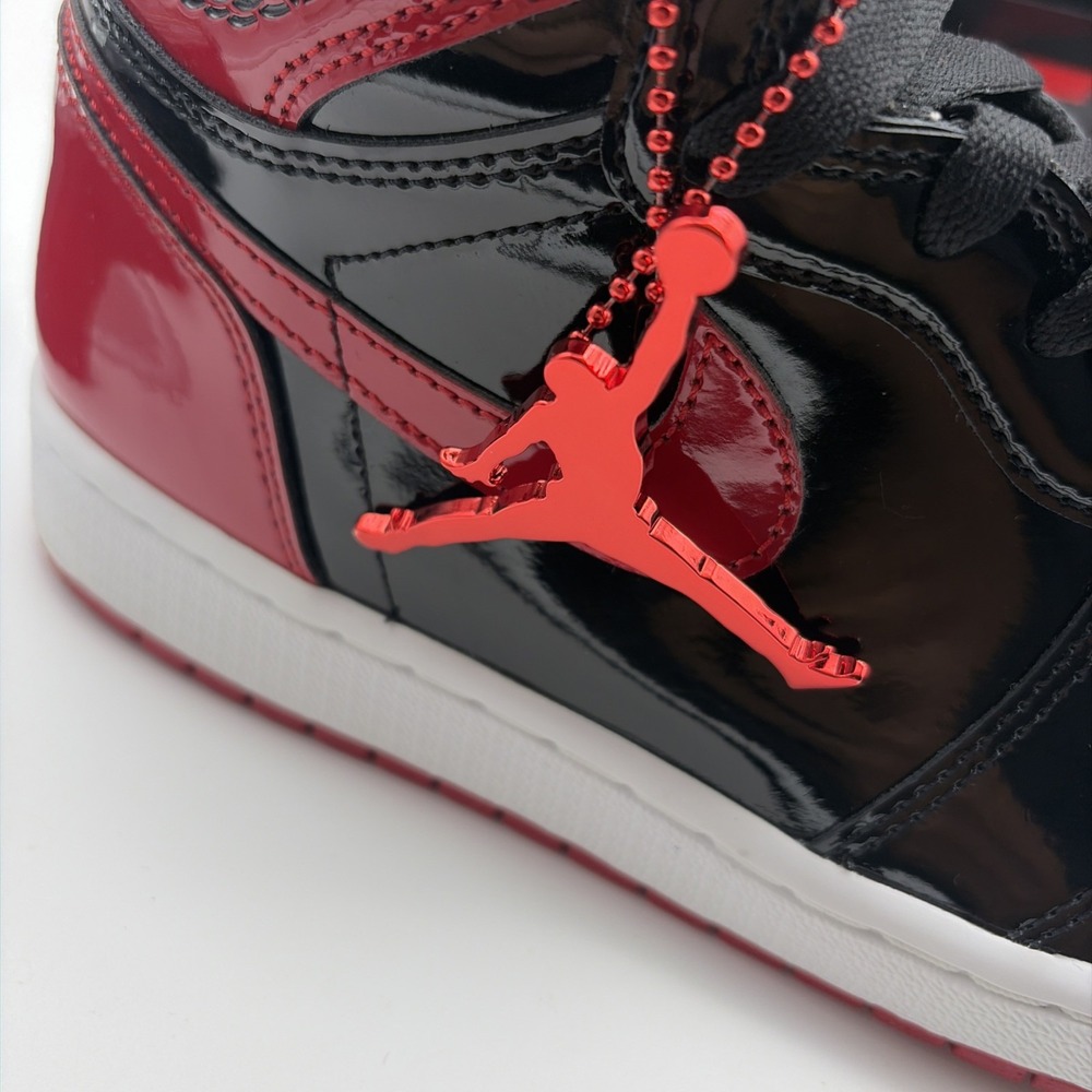 Size 9.5 - Jordan 1 Retro OG High Patent Bred (555088-063) - Picture 9 of 11